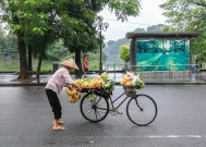 雷军提醒：如果在街上看到YU7测试车，不要追着拍摄，要注意安全